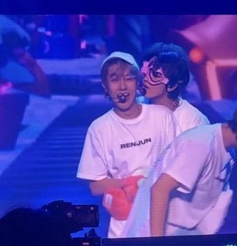 bearbaechan's tweet photo. ส่วนตัวผมไม่ได้ตามเกาหลีนะครับ ( ไม่เคยฟัง+ไม่รู้จักวง k-pop ทุกวง ) แต่พูดได้เลยว่าคู่นี้เรียลที่สุดในวงการเกาหลีแล้วจริง ๆ https://t.co/TNsCCUGgov