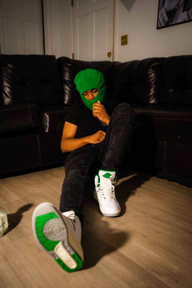 _1wokizzo's tweet photo. You get more shit done when you by yourself 💚 https://t.co/fD0Bcn3Znr