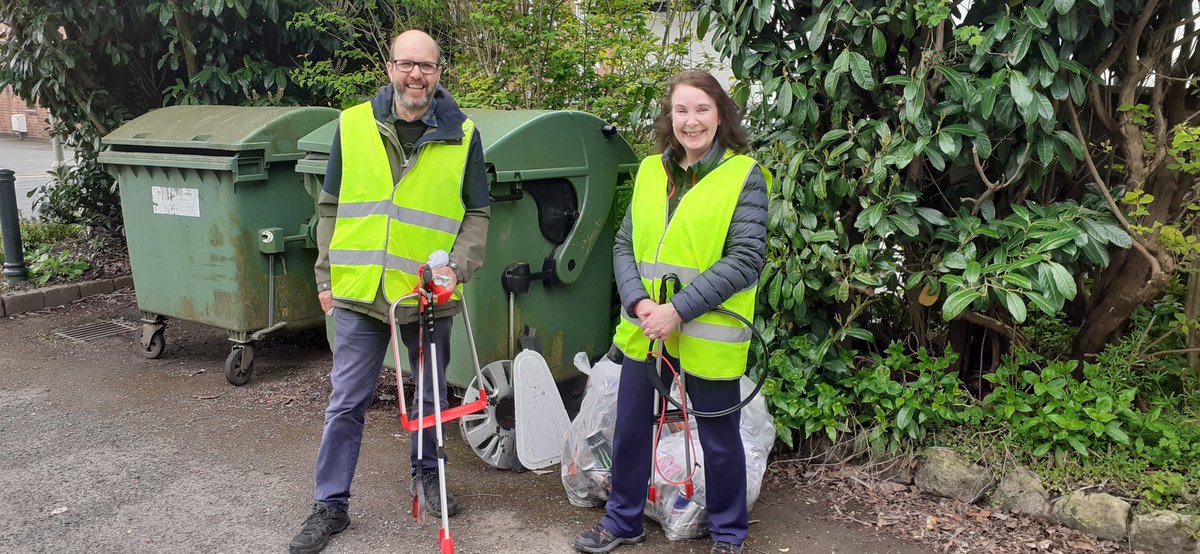 awlitterheroes's tweet photo. The litter heroes were out in force today and what a difference they made! 15 volunteers picked 44 bags. And there was cake and tea when they finished. #norrishill #springcottage #moira #albertvillage #litterheroes @AshbyNub @NWLEnviro @NWLeics @LeicsCountyHall @KeepBritainTidy https://t.co/cfs8N3KPWD
