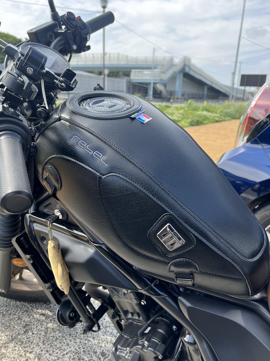 minihel250's tweet photo. 物欲に負けて
DiabloのエンジンカバーとBAGSTERのタンクカバーを購入しました‼︎🤩
個人的には大満足です😆
これからよろしく‼︎
 #BAGSTER
 #Diablo
 #レブル250 https://t.co/mblEVRitCt