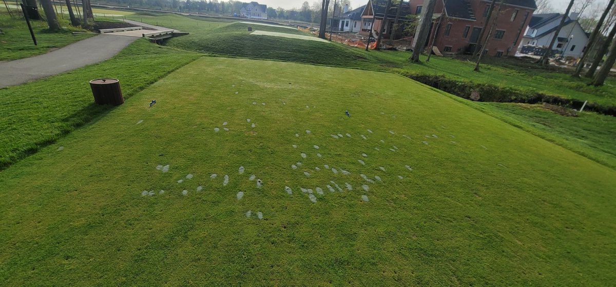 HFTurf's tweet image. Filling divots on tee boxes is essential to keeping a great teeing surface. This is unfilled divots from two days of play. #DoYourPart