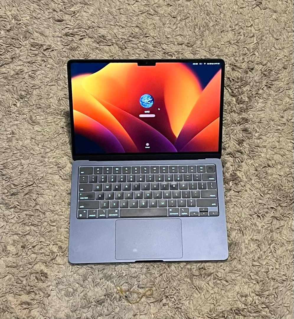 bashhassan25's tweet image. NEATLY USED M2 chip 2022 MacBook Air 13” inch M2 Chip/8gig/256gig Cycle count 43 @11,500
Send a Dm/WhatsApp/Call 📞 : 0548203568
#apple #explore #techaddict #iphone #ios #ultra #macbook #m2 #applewatch
#explore #tech #airpods #airpods3 #airpodspro #iphone14
#FifthDimension