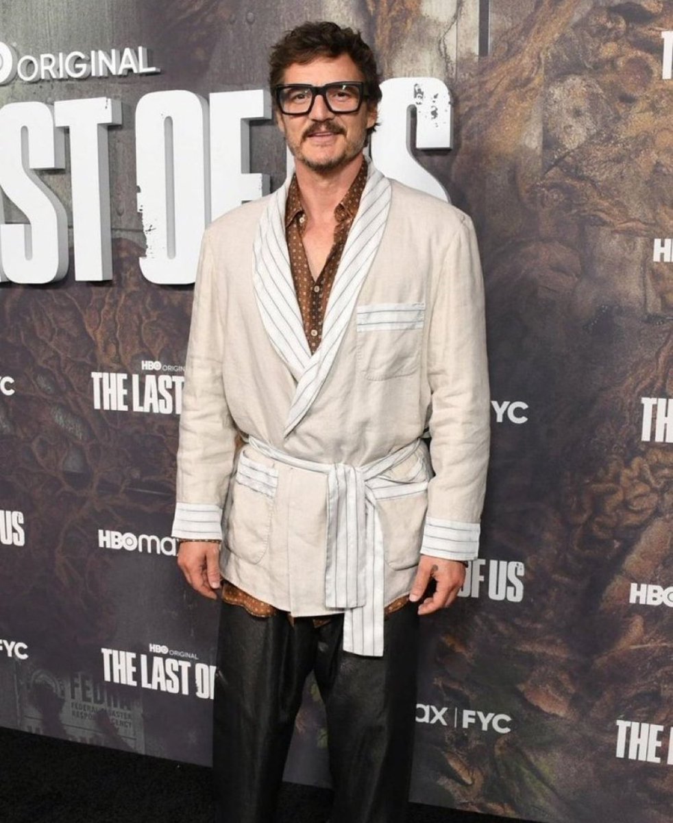 elliedjarin's tweet photo. everyone is hating on this fit but i like it tbh?? it's giving dieter bravo. it's camp, it's cunty, it's COMFY and he slayed https://t.co/tYpRNs4KNb