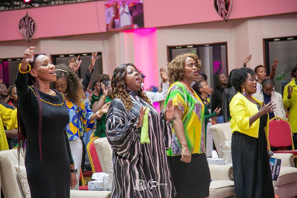 sharzmontana's tweet photo. .@RevKathyKiuna  preaching  #KingMaker https://t.co/7SvF9BJvly