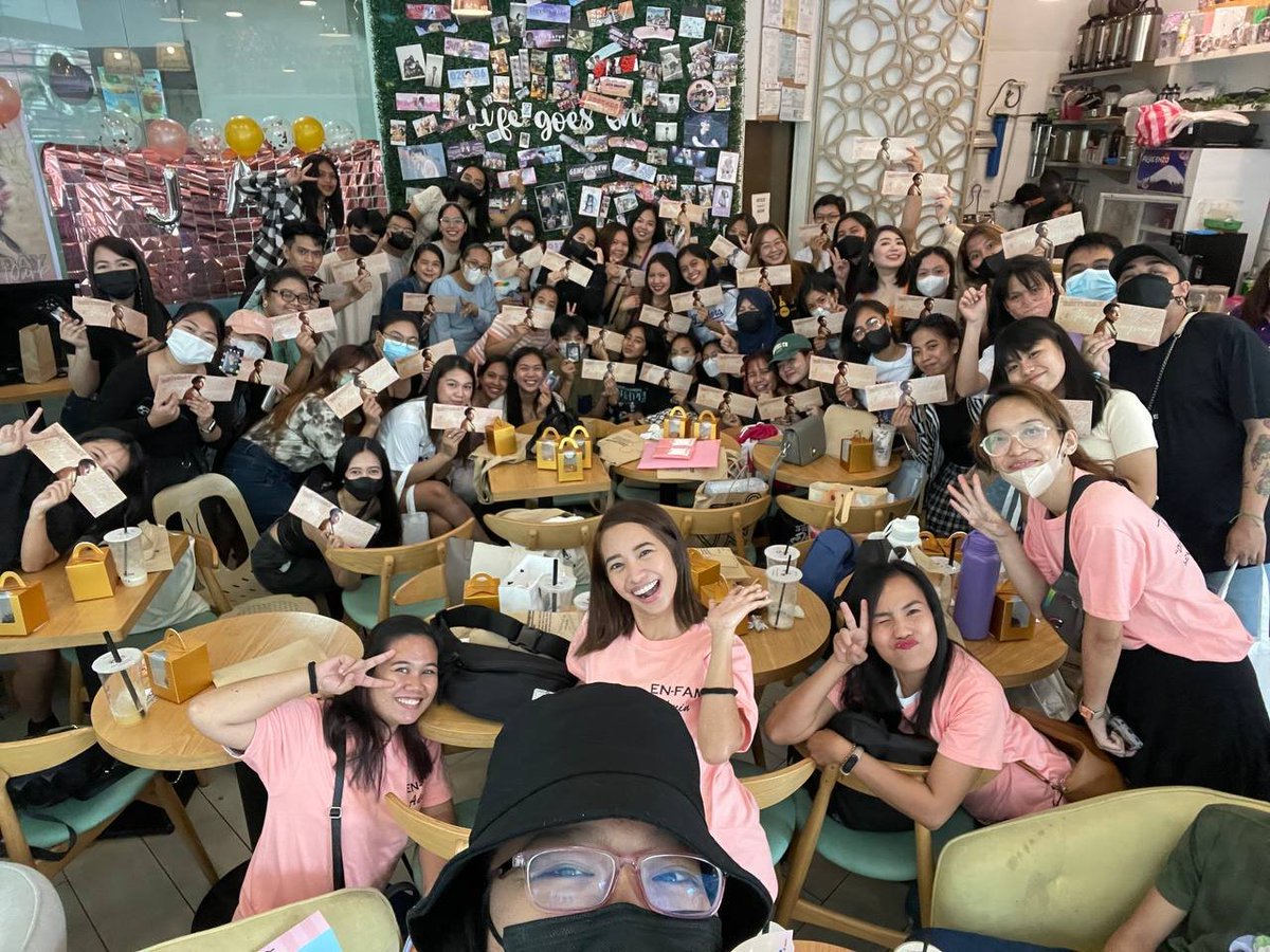 engenes_home's tweet photo. Feeling grateful for all the ENGENEs who came out to make One Jayful Day a huge success! Thank you for celebrating Jay's birthday with us🧡

#ONEJAYFULDAYWITHENGENE #ENHYPEN_JAY https://t.co/gtezoEWSff