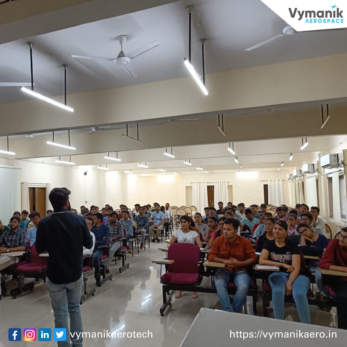 vymanikaerotech's tweet image. Empowering the next gen of innovators in aerial tech! Vymanik Aerospace  takes flight with bright minds at Dr. Ambedkar Inst. of Tech. for  Handicapped, Kanpur.

#Drones #Innovation #AerialTech