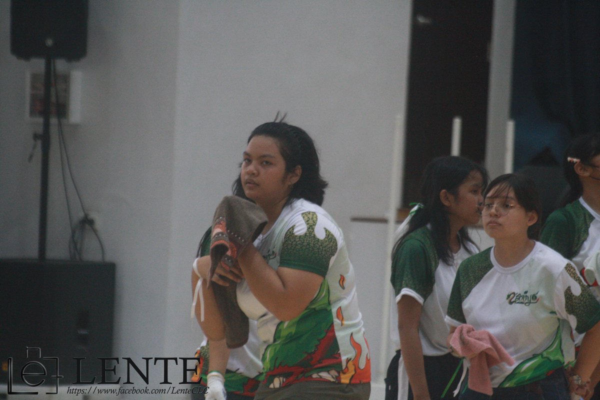 LenteCLC's tweet photo. Noong Abril 26 nagtagisan ang mga iba't ibang houses: Pulang Dakilaki🔴🩸, Aquila Asul🔵🦅, Luntiang Labuyo🟢🌶, at Yellow Minokawa🟡🐔, para sa pagbabalik ng Intramurals sa PSHS-CLC. Isa sa mga larong ginanap ay ang tug-of-war💪. Balikan natin sa mga retrato na kuha ng LENTE📸 https://t.co/KyP2G87kAT