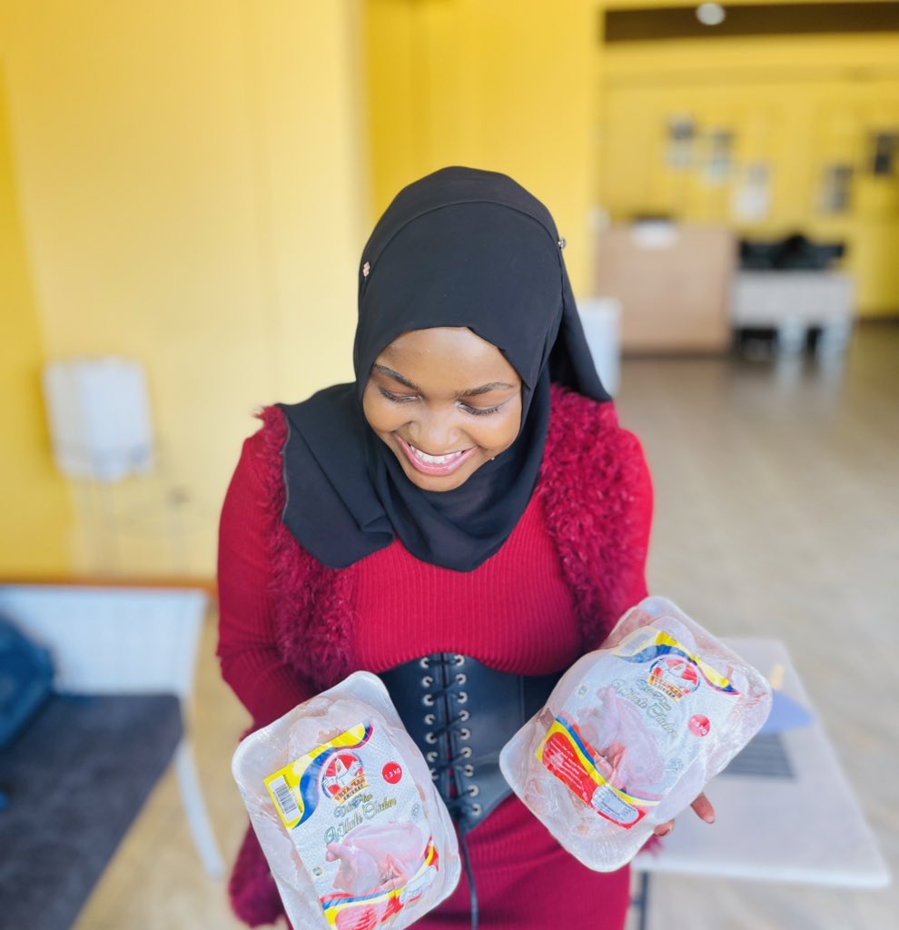 Shifframarvins1's tweet image. Get yourself this tasty delicious and healthy chicken from any nearby supermarket or @vetaplanchicken outlet in Ntinda near Bank of Baroda..

#VetaPlanChicken