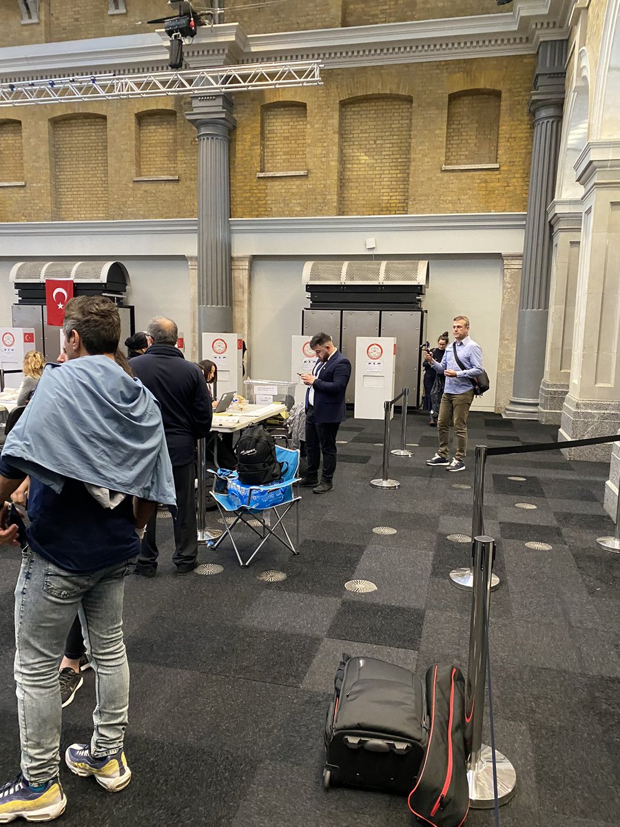 sinan_ekim's tweet photo. Just voted. #turkey_elections #Secim2023 #London https://t.co/XmpNCoB8j0