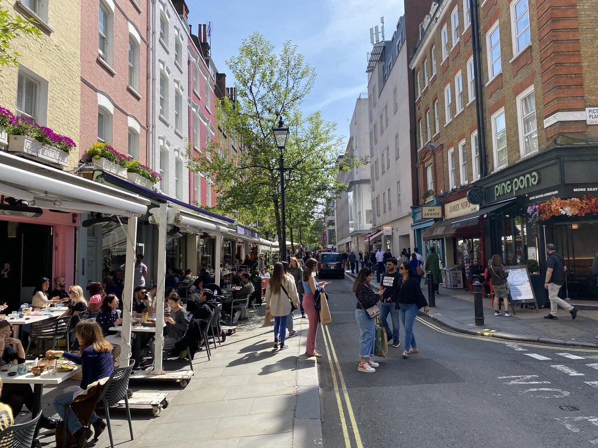 Gorgeous street in #Marylebone. London is looking particularly stunning today. ☀️🙌☀️