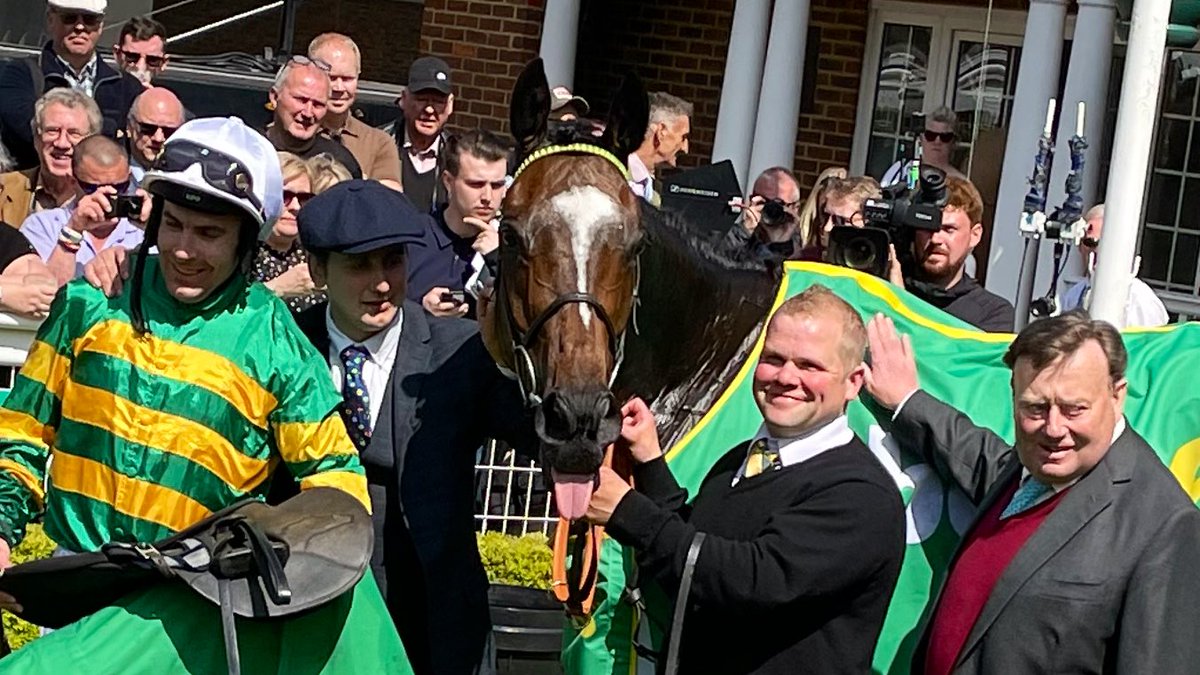 RacingTV's tweet photo. What a beauty Jonbon is. 😍
@Sandownpark | @bet365 | #jumpfinale https://t.co/JBNUNWSXfD