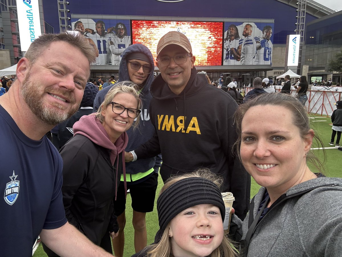 mgnshlyjns's tweet photo. Nothing like an early morning 5K #CowboysDraft #DraftDay5k https://t.co/3xeXTcjGTB