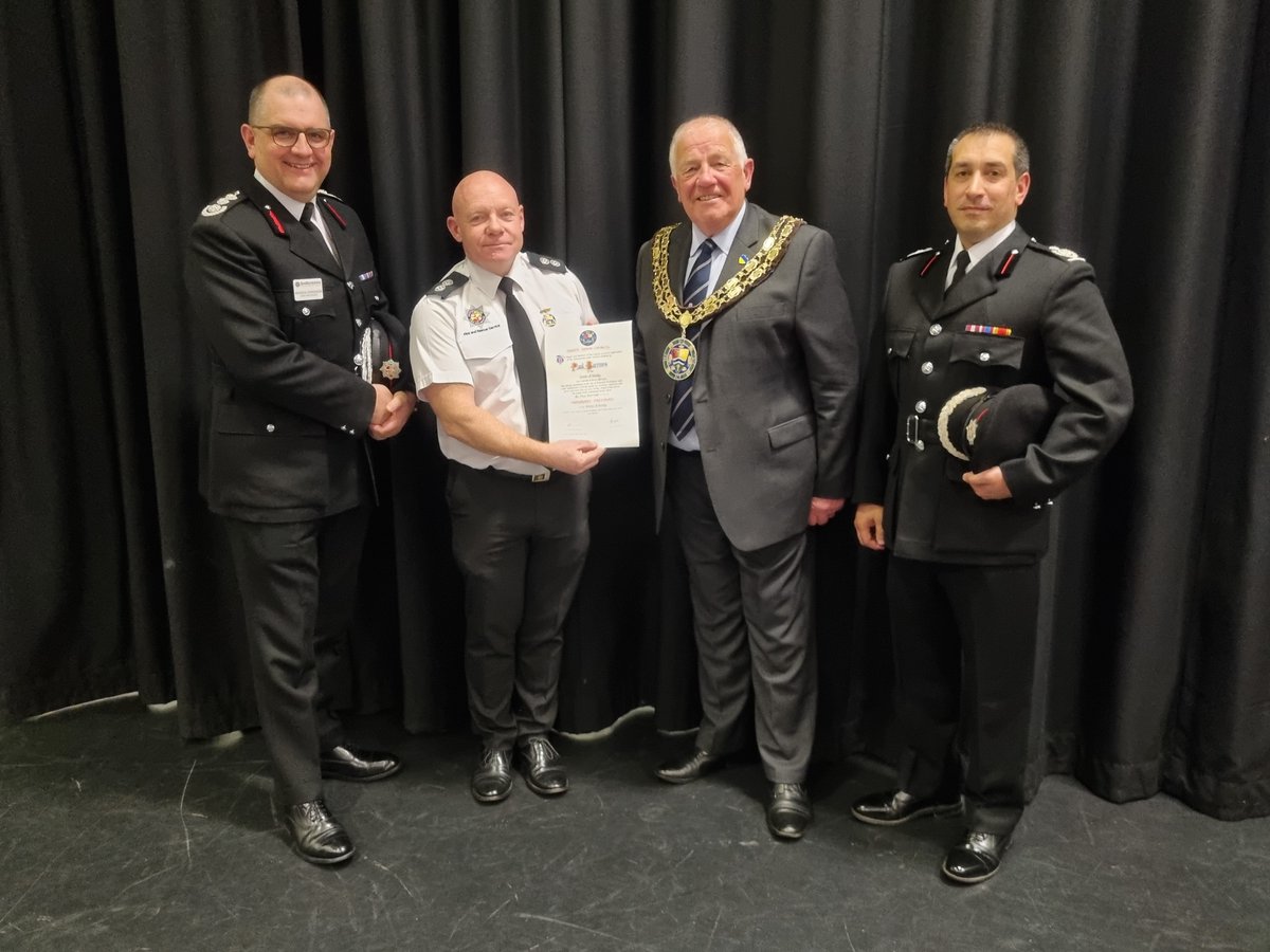 BedsFire's tweet photo. Congratulations to Paul Barrows, Watch Commander at Sandy Fire Station, who has been awarded the Freedom of the Town by Sandy's Mayor Martin Pettitt. This very rare award was given in recognition of his long fire service career and his dedication to the town 🎉 https://t.co/Ihxch2Q9r6