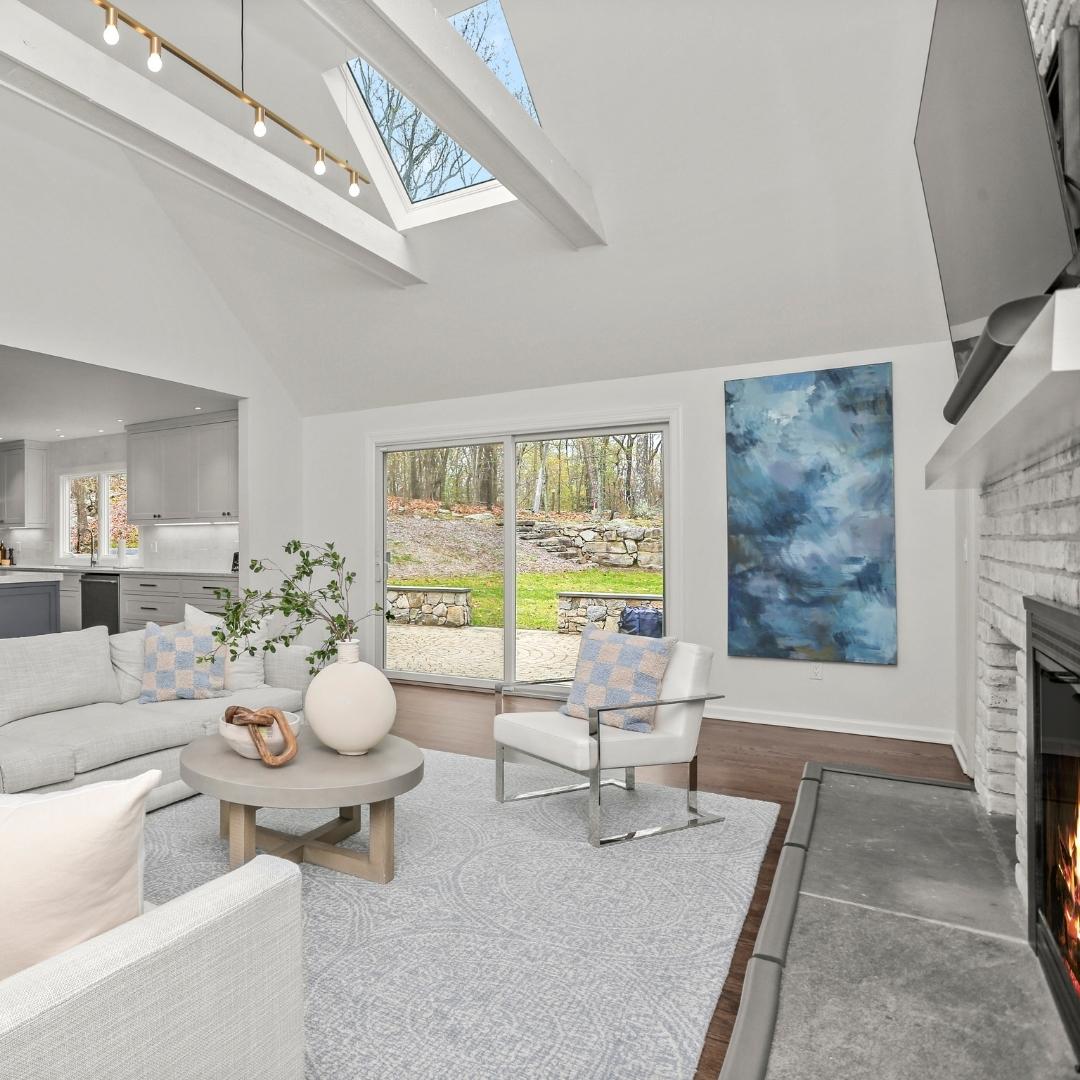 co_raney's tweet image. OPEN HOUSE // Join us at this picture-perfect colonial home this weekend in Weston, CT. 

Saturday, 4/29 from 12-2pm
Sunday, 4/30 from 1-3pm

#openhouse #westonct #fairfieldcountyrealestate #coldwellbanker #exceptionalexperiences #cindyraneyandteam