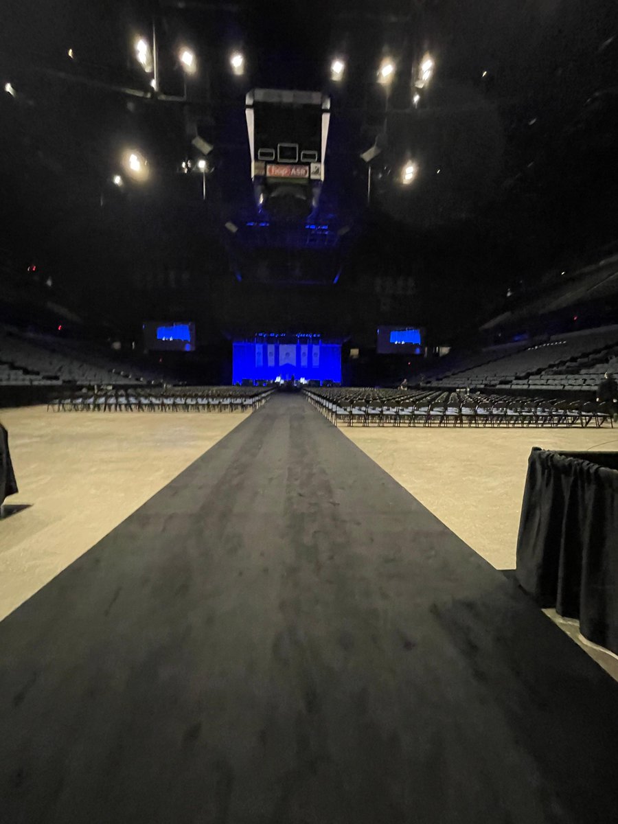 GVSU Graduations underway!
Last night was the first of three commencement ceremonies for Grand Valley State University at Van Andel Arena! Two more today! #golakers #gvgrad #eventprofs #eventproduction #arenashow #eventproducer #liveevents