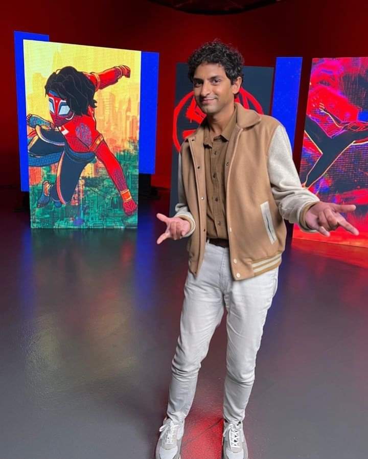 ¡Quiero vivir ese sueño señor Pool!

Ver al actor #KaranSoni promocionando #SpiderManAcrossTheSpiderverse es todo lo que necesitamos para saber que podemos cumplir nuestros sueños.