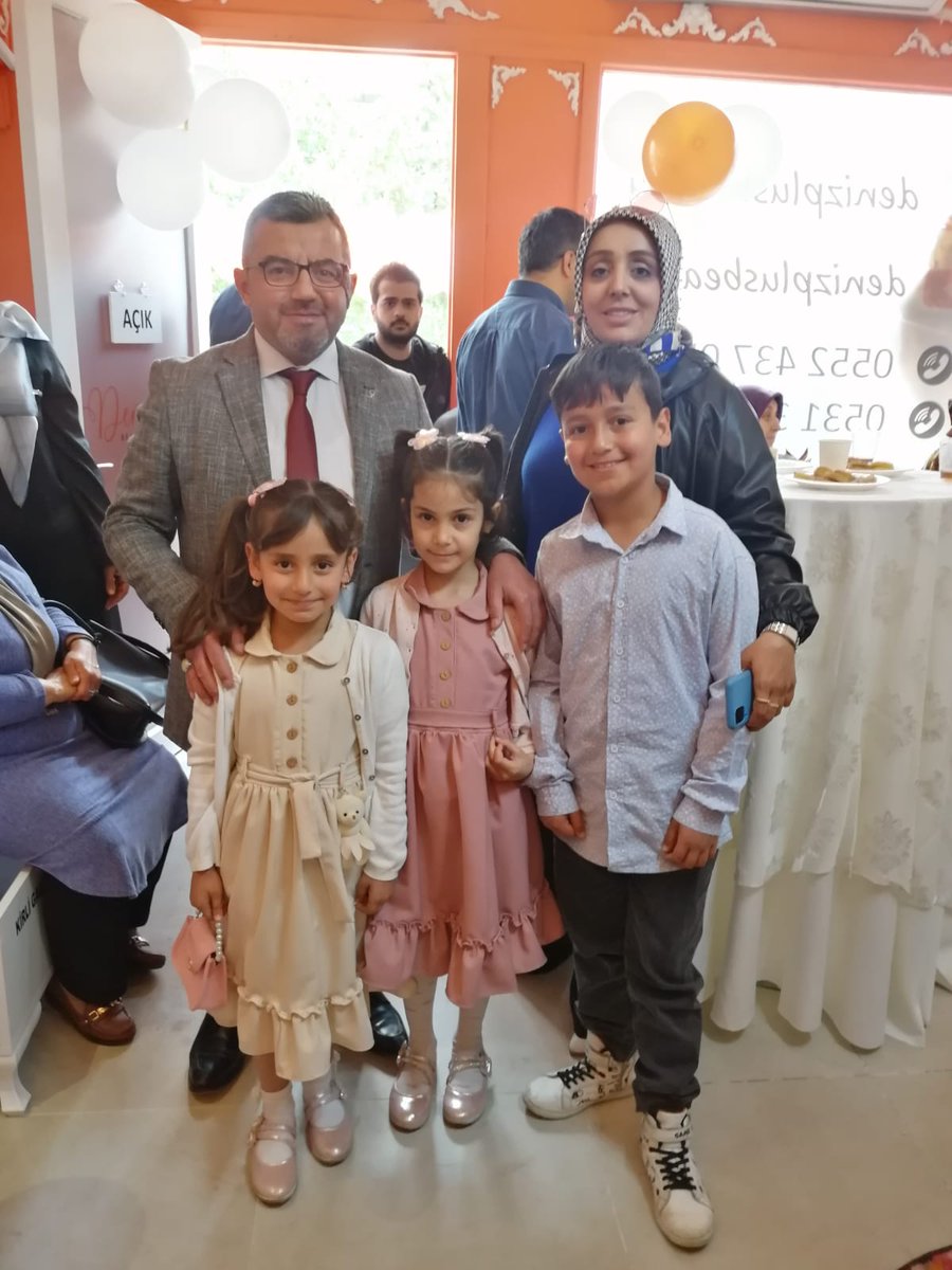 Abdlkadirs27's tweet photo. Yeni iş yeri açan
 kardeşlerimizin Hacer yılmaz ve Mehmet Ali Yılmaz beyin açılış programına meclis üyelerimiz,
Yönetim kurulu üyelerimiz, bölge başkanımız ile beraber katılım sağladık rabbim hayırlı bol müşteriler nasip etsin.

@erkankandemir 
@FatmaSahin 
@ErtugrulTEYMUR https://t.co/yEJ4ZBKpCg