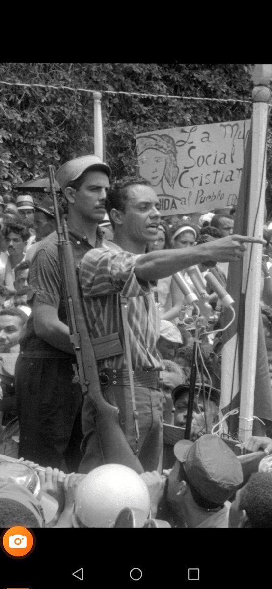 Fafa Taveras en una manifestación en la puerta del Conde durante la guerra de abril.