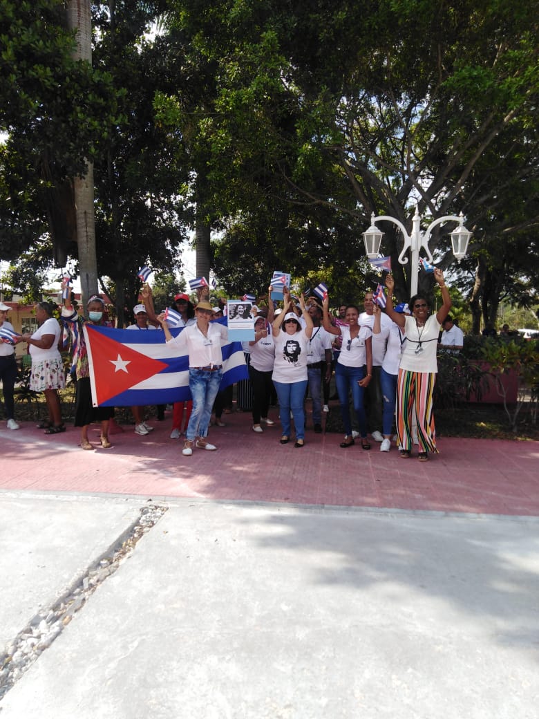 uccmcuba's tweet photo. No lo van impedir que desfilemos el #1Mayo
#ALaPatriaManosYCorazón 
La Unidad Central de Cooperación Médica junto al pueblo y la Revolución desfilaremos porque #Cuba va🇨🇺🇨🇺🇨🇺♥️
#CubaCoopera 
#60AñosSalvandoVidas https://t.co/mMHWh8SCM8