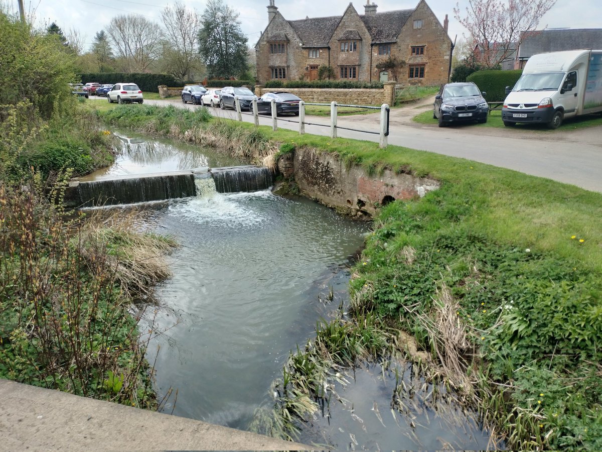 Corbychris's tweet photo. Just had a great time walking round lovely #Braunston in #Rutland delivering leaflets for the excellent @RandMLibDems candidate Andrew Johnson at local elections next week. Braunston people are great. Lots of boxes to leave leaflets in. Made an old #LibDems activist very happy. https://t.co/eR1WadiaPX
