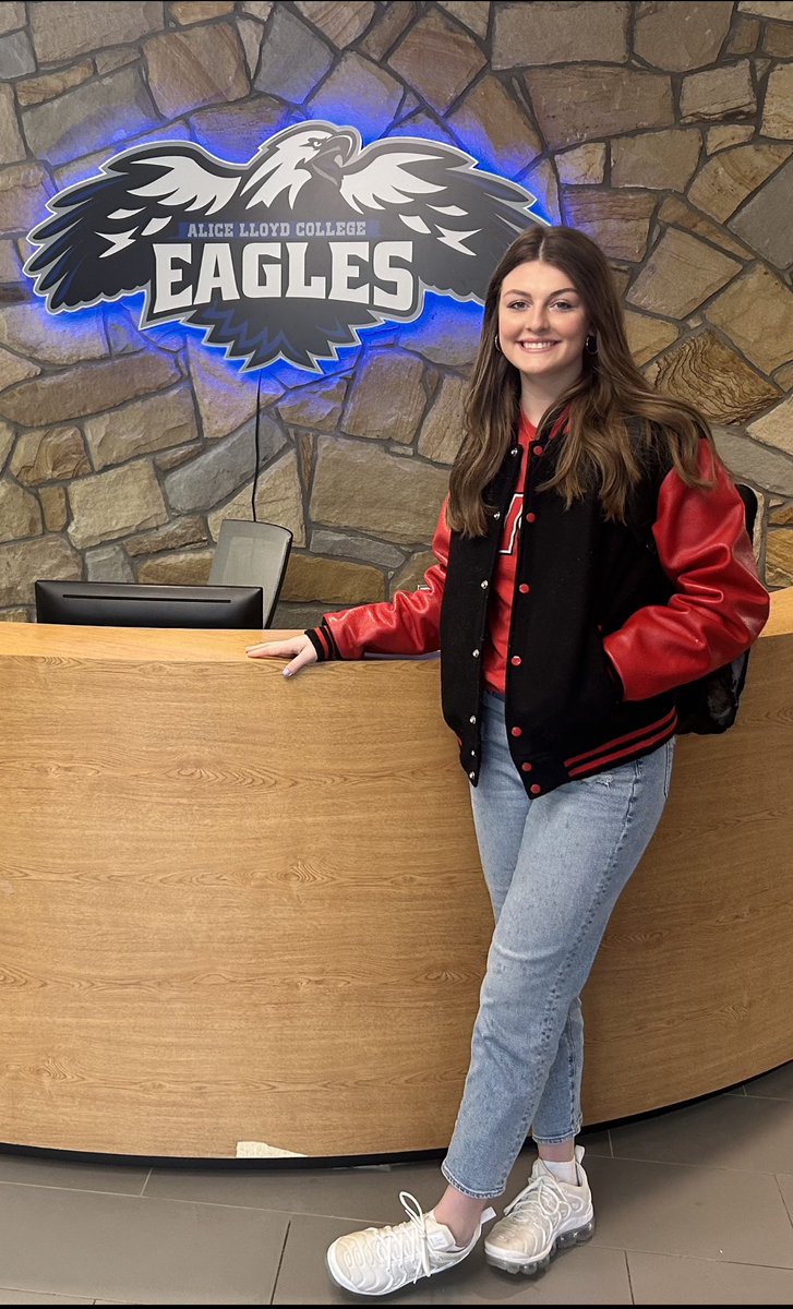 ChasitiStacy's tweet photo. Beautiful little campus’ MiKayla enjoyed her AL visit. 🏀 https://t.co/F6plBLiHHz