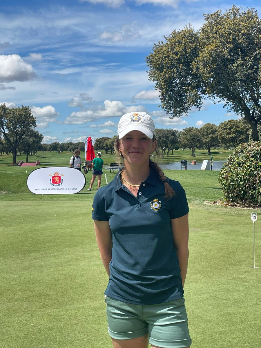 Elena Juanas Crowe hace el primer hoyo en uno del 𝗖𝗮𝗺𝗽𝗲𝗼𝗻𝗮𝘁𝗼 𝗱𝗲 𝗘𝘀𝗽𝗮ñ𝗮 𝘀𝘂𝗯 𝟭𝟲 𝟮𝟬𝟮𝟯.

Lo ha hecho en el hoyo 15, de 121 metros, con un hierro 9 🔝