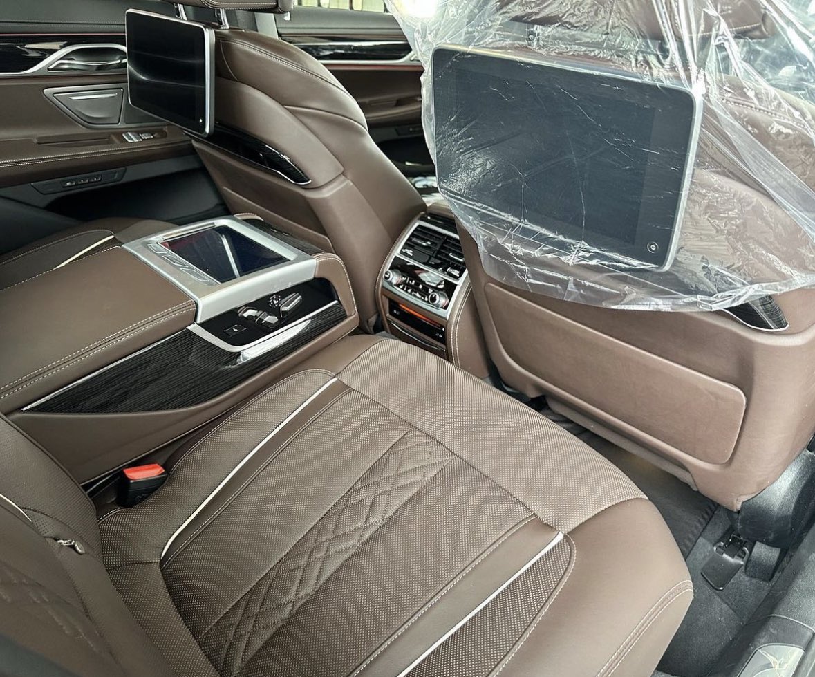 car_stage's tweet photo. 皆さんお疲れ様です🔥
BMW 740d
納車致しました！！

この度は誠に有難う御座います！
今後とも末永いお付き合いほど宜しくお願い致します！ https://t.co/Oa1Bi2TUuv