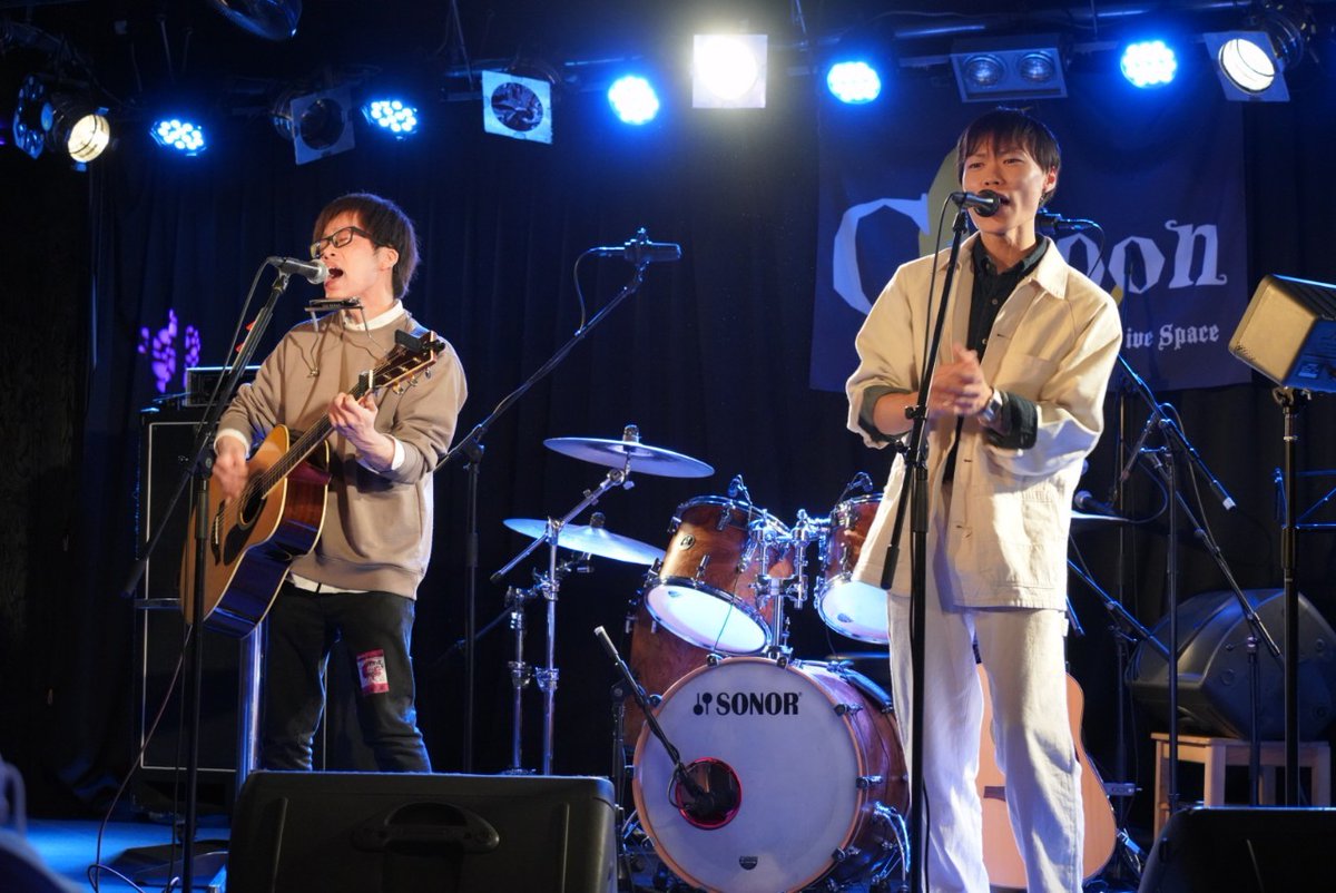 DK_daisuke's tweet photo. １週間前の22日土曜日、福島市Ｃ―moon様にてライブさせていただきました♪
色んなことを思い出しながらのライブ、とても幸せな気持ちになりました。
きっとＣ―moonスタッフ様方々の温かさが安心感をくれるのだと再確認。
まだまだ音楽続けていきたいなと改めて感じる１日となりました♪
ありがとー☆ https://t.co/kPFFE5ZhLx