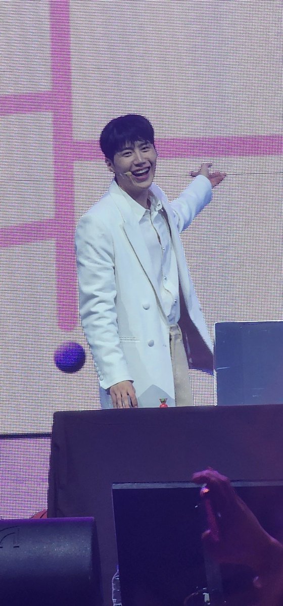 shhdchachacha's tweet photo. Seonho ฉามขวบ😂🩷🤟🥰 Little Seonho #KIMSEONHOinHK2023 #kimseonho https://t.co/2Tw1RQhM4Y