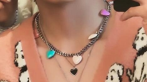 dailymilftae's tweet photo. varbie boy in a varbie world 🌸 https://t.co/ShhuY5v12l