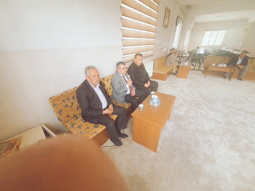 Abdlkadirs27's tweet photo. Yönetim kurulu üyelerimiz Bölge ba��kanlarımız ile beraber 
Başkan danışmanlarımızdan @DavutKaraca027 beyin vefat eden dayısı Ökkeş tozluoğlu'nun taziyesine katıldık.
Rabbim rahmet eylesin mekanı cennet olsun geride kalan ailesine Rabbim sabırlar versin inşallah.

@erkankandemir https://t.co/p70NgeAl54