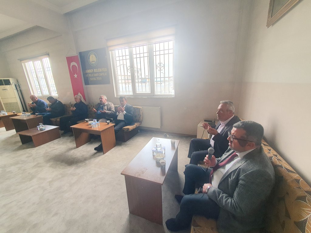 Abdlkadirs27's tweet photo. Yönetim kurulu üyelerimiz Bölge ba��kanlarımız ile beraber 
Başkan danışmanlarımızdan @DavutKaraca027 beyin vefat eden dayısı Ökkeş tozluoğlu'nun taziyesine katıldık.
Rabbim rahmet eylesin mekanı cennet olsun geride kalan ailesine Rabbim sabırlar versin inşallah.

@erkankandemir https://t.co/p70NgeAl54