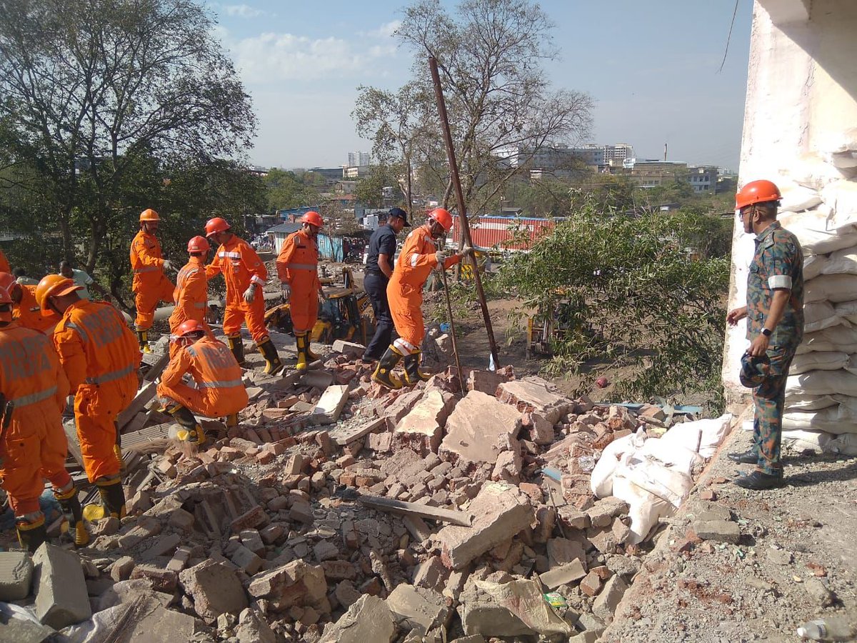 NDRFHQ's tweet image. #CSSR #RescueOps

Three Storey building collapse at Vardhaman compound in Kailashnagar, Valpada(MH)

@5Ndrf team rescued 4 live victims till now.

Ops is continues with 3 NDRF teams at site.

@HMOIndia 
@BhallaAjay26 
@AtulKarwal 
@satyaprad1 
@PIBHomeAffairs 
@PIBMumbai 
@ANI