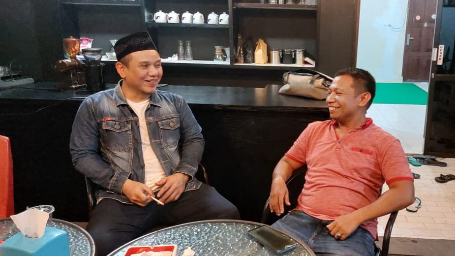 bernostalgia 
#PluzNote - bernostalgia pluz pluz 
jadinya bernostalgia mengingat kenangan saat pertama kali mendengar lagu lagu padi dengan suara emas fadly pluz pluz 
<a href="/fadlypadi13/">Andi Fadly Arifuddin</a> <a href="/padiband/">Padi</a> 
#PadiReborn 
#BegituIndah 
#SangPenghibur 
#SobatPadi 
#PluzPluz 
#doelbeckz7 
#db7