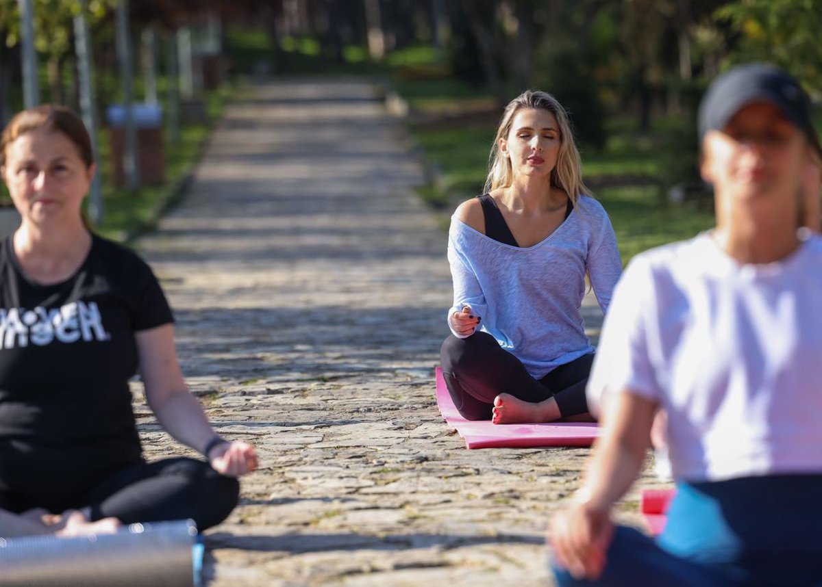 sheinspiresorg's tweet image. 🧘🏼‍♀️🌳mindful yoga with a tech twist by Drith Yoga🌻

The perfect way to end the week of Girls in ICT and empower girls in the industry. @gitkosovo @wit_kosovo #vajzatnëtik23