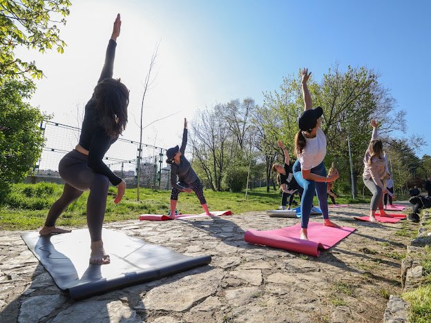 sheinspiresorg's tweet image. 🧘🏼‍♀️🌳mindful yoga with a tech twist by Drith Yoga🌻

The perfect way to end the week of Girls in ICT and empower girls in the industry. @gitkosovo @wit_kosovo #vajzatnëtik23