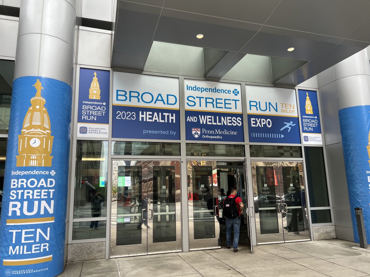 tlaws6's tweet photo. We’re back for the funniest 10miler in the world! Bib pickup and expo ⁦@IBXRun10⁩ w ⁦@caffienefeen⁩ 

#ibx10run #bighomieonthemove #bmrphilly #swaggahouserunclub #teamordinary #teamnuun https://t.co/xBgEHMeyXu