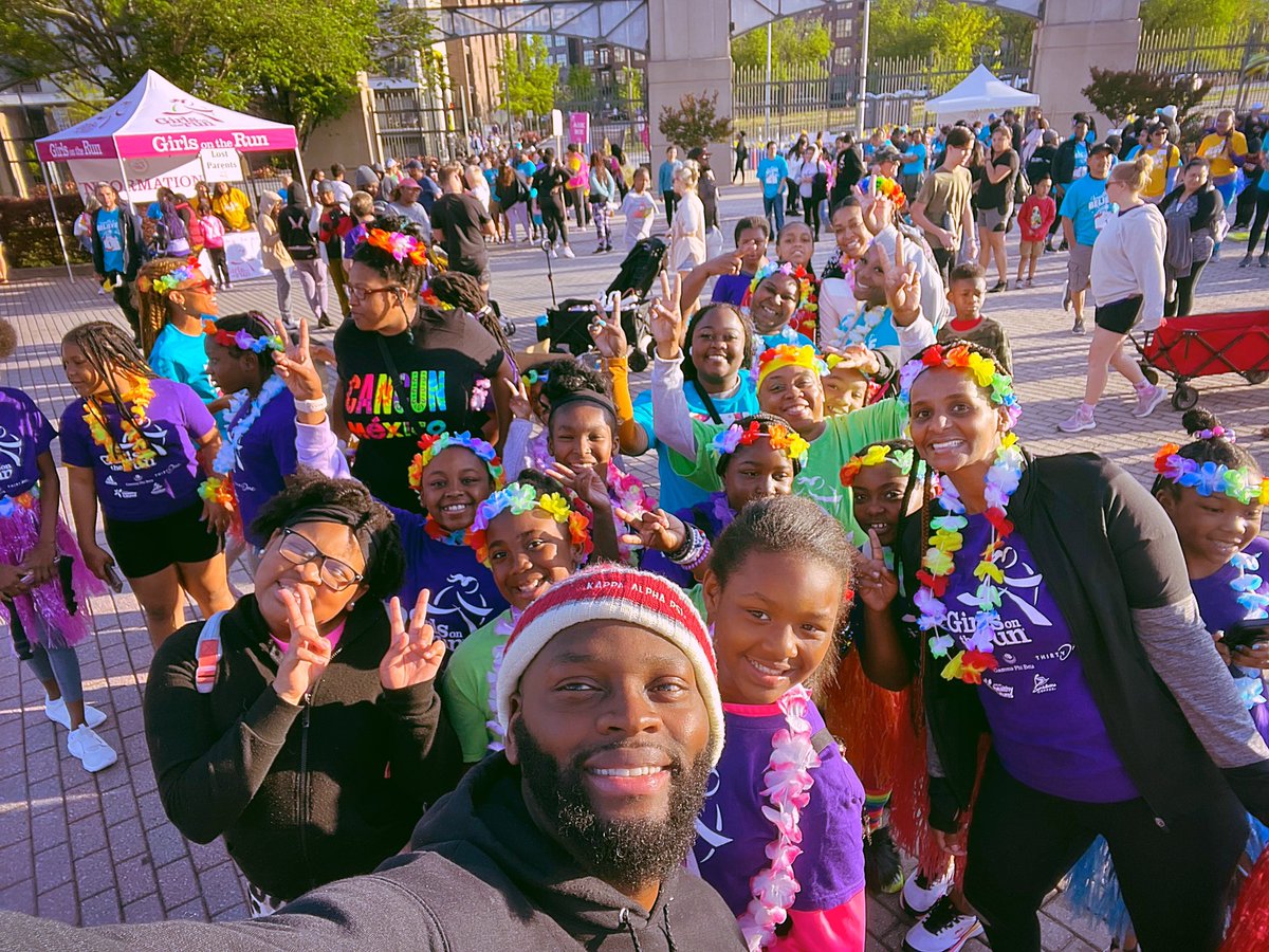 ADNspire's tweet photo. Let’s goooo @CampbellES_FCS @GOTR_ATL @FultonCoSchools Our team is ready to rock the run this morning. @DeShuntaAdams #EDavis #ADavis #Tesfai #ETerrell https://t.co/hcp20zx6AZ