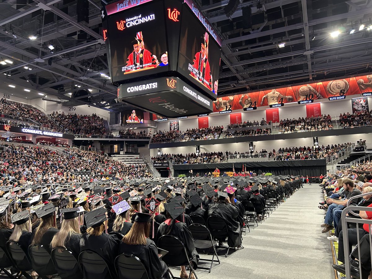 PeteGemmer's tweet image. Fifth-Third Arena is packed for Commencement. Congratulations to all the new graduates! A day to remember forever! #UCGrad23 #UCBA ⁦@uofcincy⁩