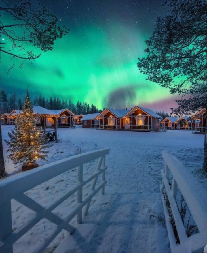 travellazoCOM's tweet photo. Night lights in Finland 🇫🇮 https://t.co/lMtF6FomFl