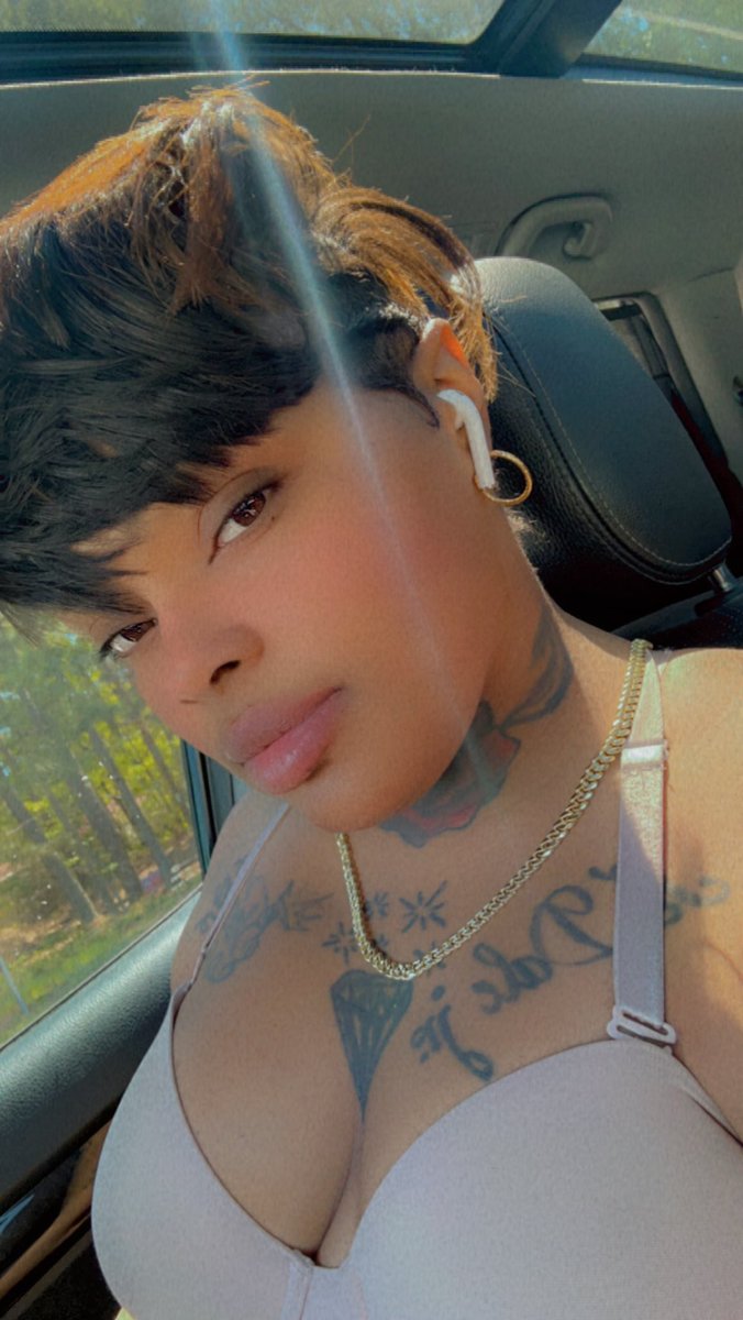 DatzBaddbutt's tweet image. Bald Head H#E Shit 🫨😍