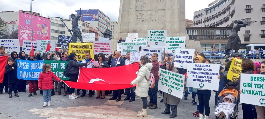 yildirimkaya40's tweet photo. Ücretli öğretmen derneklerinin Ankara'da düzenledikleri sessiz yürüyüşe ve Ulus'taki basın açıklamasına katılarak destek verdik.

#SanaSöz öğretmenim, Millet İttifakı iktidarında #ÜcretliÖğretmen sorununu çözeceğiz.

Cumhurbaşkanı Adayımız Sayın @kilicdarogluk'un da açıkladığı gibi, Cumhuriyetimizin yüzüncü yılında 100 bin öğretmen atayacağız. İktidarımızın ilk yılında, 100 bin öğretmen ataması daha yapacağız. Bir yıl içinde toplamda 200 bin öğretmen ataması yapmış olacağız.