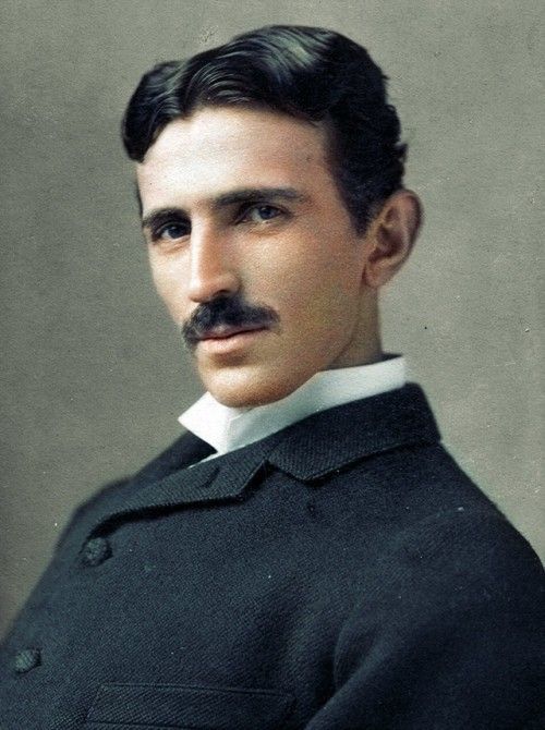 YounesLatensa's tweet photo. Personas inteligentes suelen tener menos amigos que las personas promedio.
Entre más inteligente eres, más selectivo te conviertes.  

📌 Nikola Tesla (1858-1943) https://t.co/e92RqtWKtH