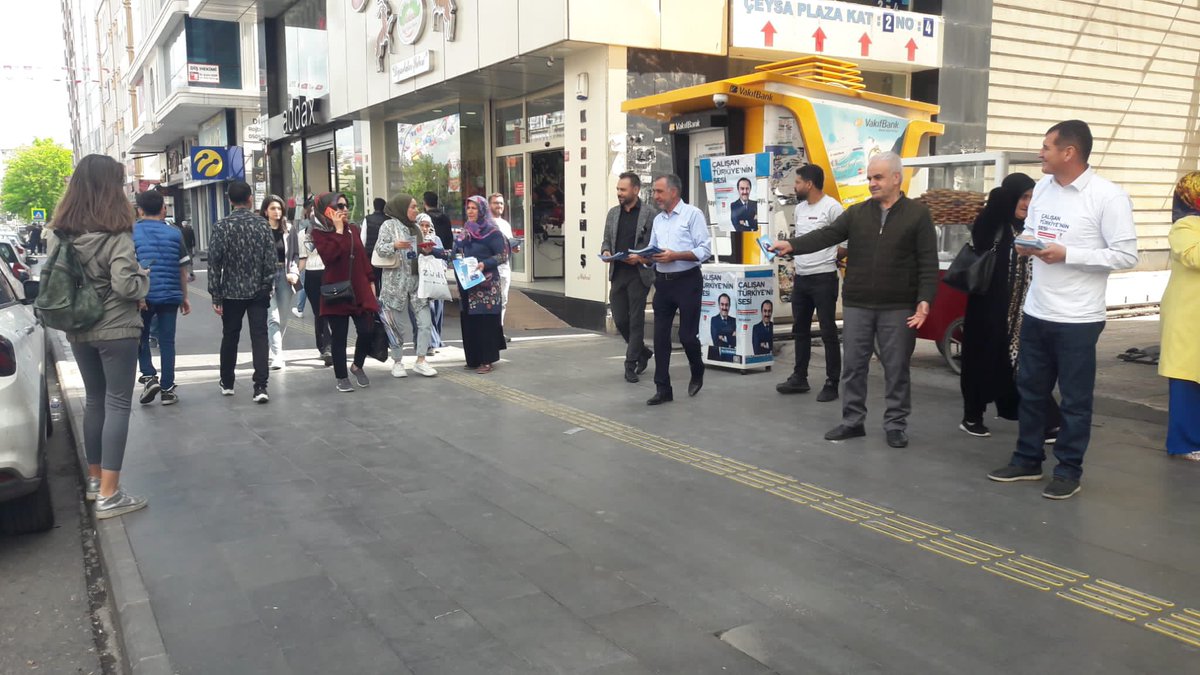 212121Burak's tweet photo. Bugün @Yenisehiredeva olarak Ofis Ekinciler Caddesi’nde standımızı kurduk. 

#SanaSözBaharlarGelecek 
#DevaiçinChp @alibabacan @kilicdarogluk @IhsanMerdanoglu @remzikaymakk @CihanUlsen @erdalakldz @Yenisehiredeva https://t.co/rV01fmOsqX