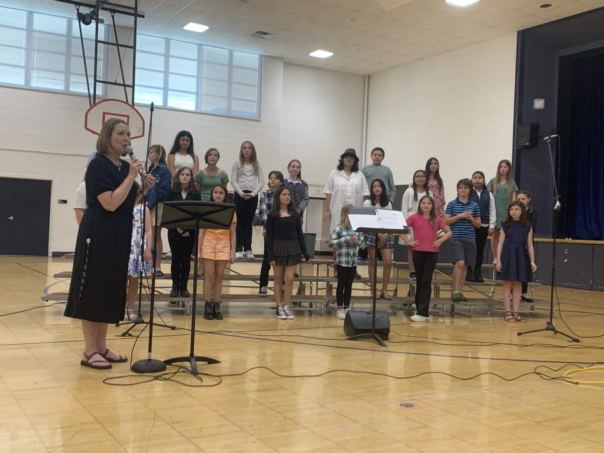 lacamerm's tweet photo. What an amazing performance by our Band, Orchestra and Chorus students! Thank you Ms. Martinez, Mrs. Kurka, Mrs. Dean and Mr. Arenberg! https://t.co/F1O1nOVshN