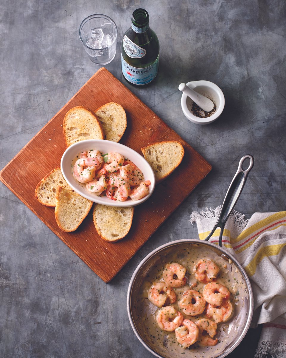 Happy National Shrimp Scampi Day!🦐 Don’t be shellfish—share the shrimp! Try our Shrimp Scampi Appetizer the next time you dine at Carrabba's! #Shrimp #ShrimpScampi #Garlic #ShrimpScampiDay