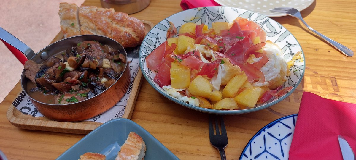 "Comer algo tranqui" en España.