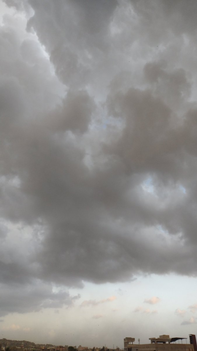 its_Ansari3's tweet photo. Weather ☁️⛈️
#SnapchatAI #SnapChat #Weather #rain https://t.co/LzUl2ow5qe