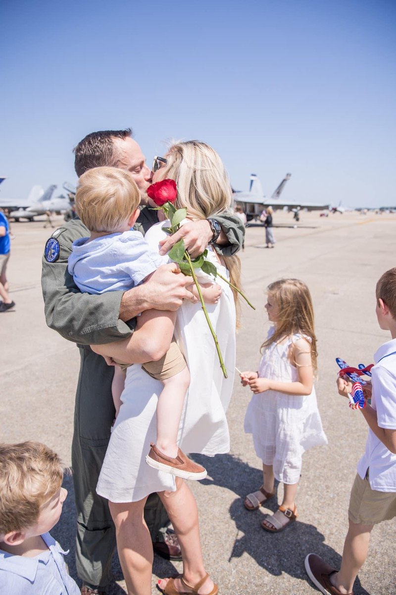 Andy_Talbott_'s tweet photo. Amazing to be back in America.  No words describe the incredible commitment our spouses have while U.S. Military members are deployed overseas.  Thank you babe! https://t.co/hMUVKs566I