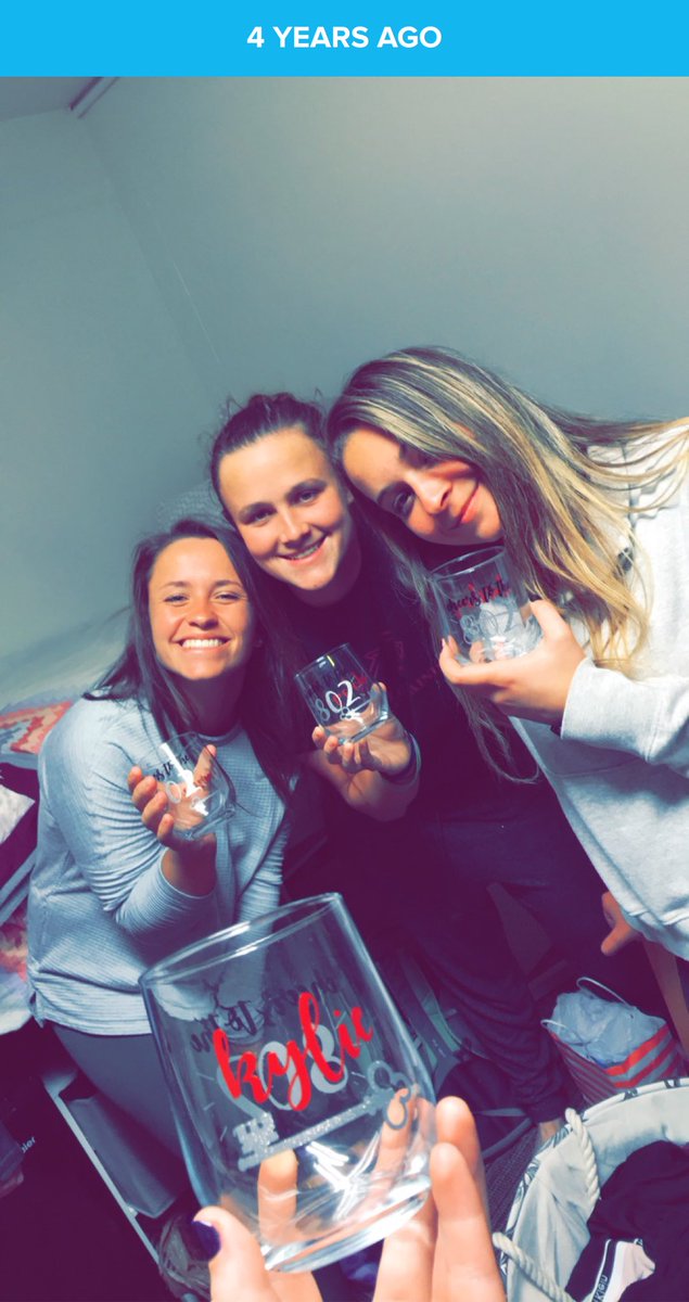 madnessginger13's tweet photo. Love and miss my 802 gals 🥰❤️ ⁦@abeatty21⁩ ⁦@lobluntsky⁩ ⁦@Darb_Fitz⁩ https://t.co/lWbIh4Ffao